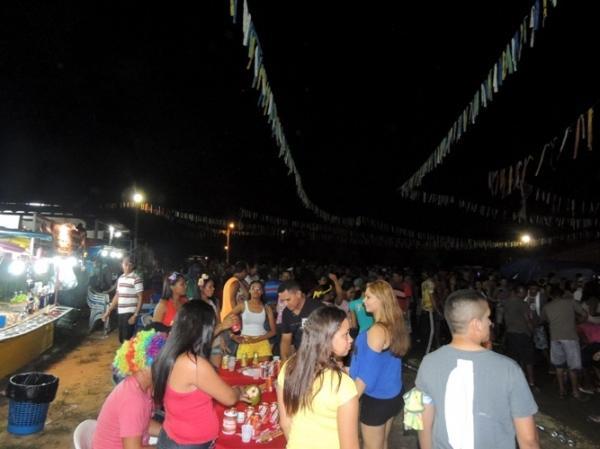 Confira os melhores cliques do 1ª dia de carnaval 2014 em Curralinhos  - Imagem 36