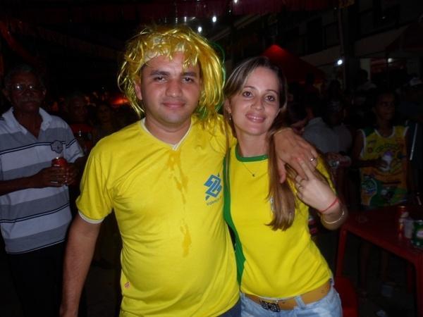 Carnaval 2014: Foliões lotaram a o corredor da folia primeira noite de carnaval - Imagem 7