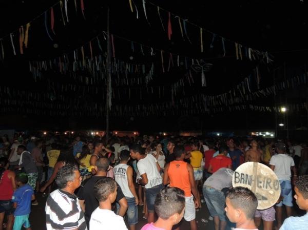 Confira os melhores cliques do 1ª dia de carnaval 2014 em Curralinhos  - Imagem 30