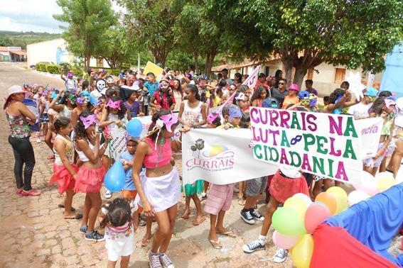 CRAS REALISA FOLIA 2014 EM CURRAIS - Imagem 33