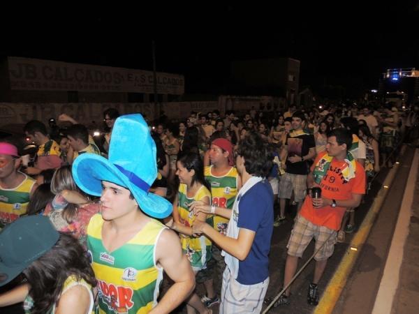 Fotos: 1ª noite do carnaval de Pedro II - Imagem 22