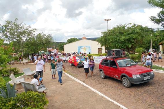CRAS REALISA FOLIA 2014 EM CURRAIS - Imagem 34