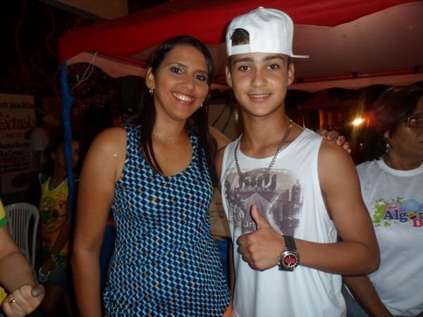 Carnaval 2014: Foliões lotaram a o corredor da folia primeira noite de carnaval - Imagem 3