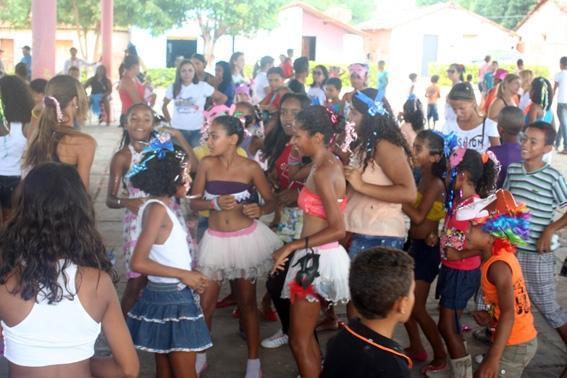 CRAS REALISA FOLIA 2014 EM CURRAIS - Imagem 8