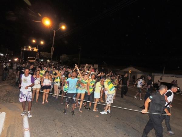Fotos: 1ª noite do carnaval de Pedro II - Imagem 32