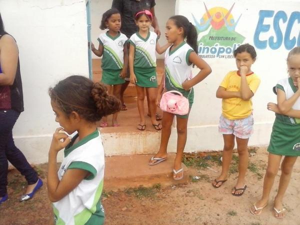  Secretaria de Educação entrega bicicletas aos alunos da rede municipal de ensino - Imagem 9