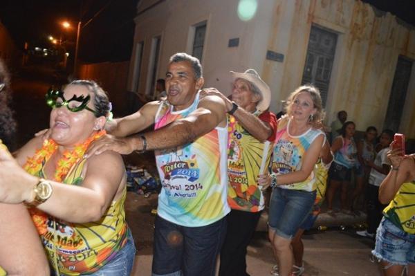 A Melhor Idade faz a alegria da primeira noite do Carnaval de Luzilândia - Imagem 10