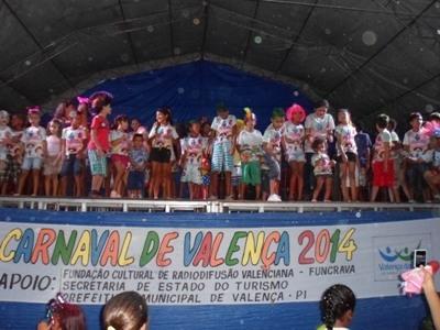 Carnaval 2014: Bloco Infantil Algodão Doce leva multidão as ruas de Valença  - Imagem 30