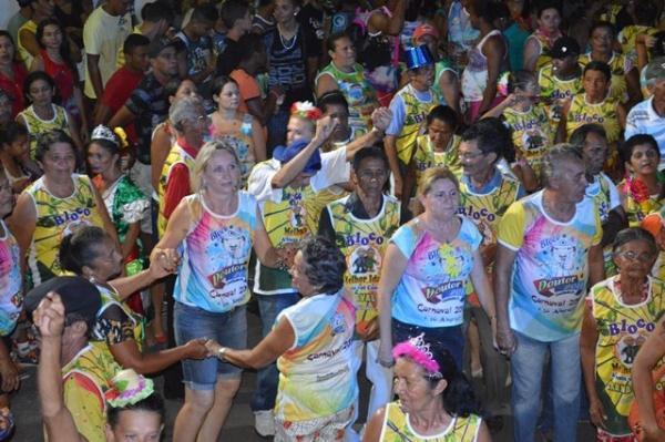 A Melhor Idade faz a alegria da primeira noite do Carnaval de Luzilândia - Imagem 4