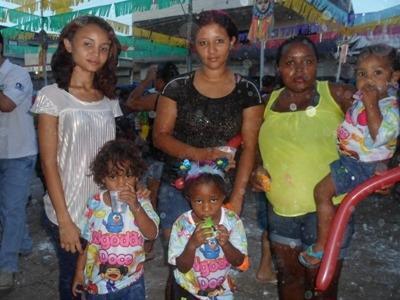 Carnaval 2014: Bloco Infantil Algodão Doce leva multidão as ruas de Valença  - Imagem 18