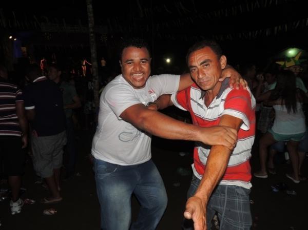 Confira os melhores cliques do 1ª dia de carnaval 2014 em Curralinhos  - Imagem 20