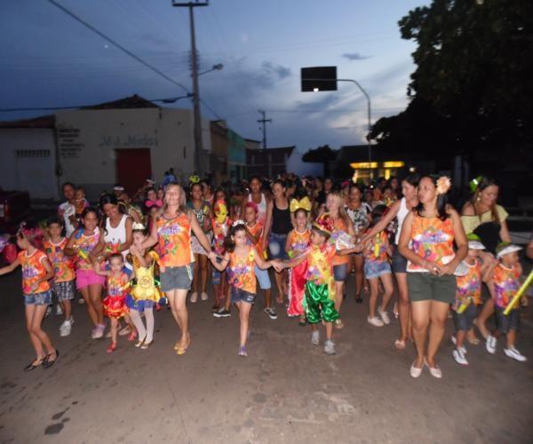 “Os Anjinhos” anima ruas de Elesbão Veloso  - Imagem 1
