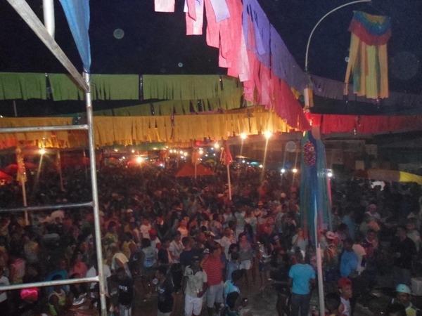 Carnaval 2014: Foliões lotaram a o corredor da folia primeira noite de carnaval - Imagem 39