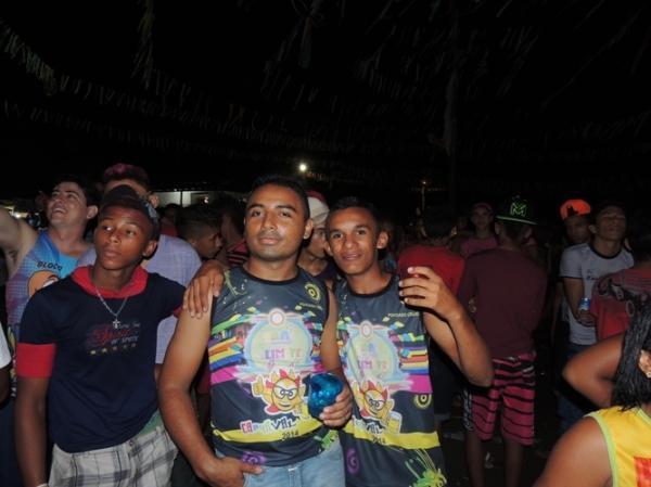 Confira os melhores cliques do 1ª dia de carnaval 2014 em Curralinhos  - Imagem 13