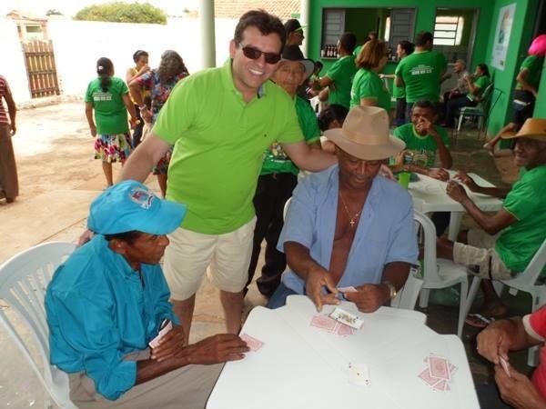 Carnaval 2014: SEMAS realiza tradicional baile carnavalesco para idosos - Imagem 8