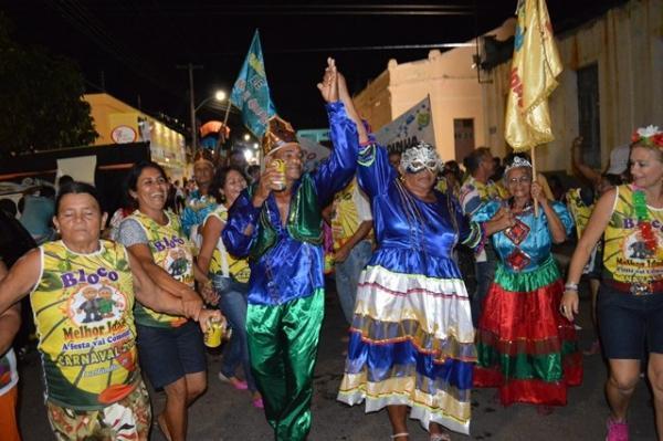A Melhor Idade faz a alegria da primeira noite do Carnaval de Luzilândia - Imagem 13