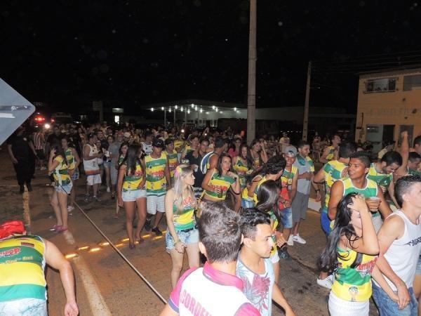 Fotos: 1ª noite do carnaval de Pedro II - Imagem 15