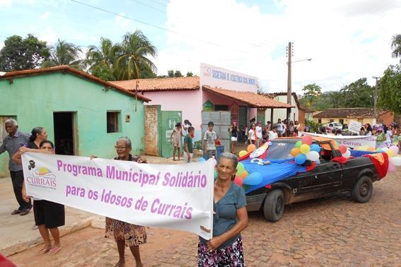 CRAS REALISA FOLIA 2014 EM CURRAIS - Imagem 39