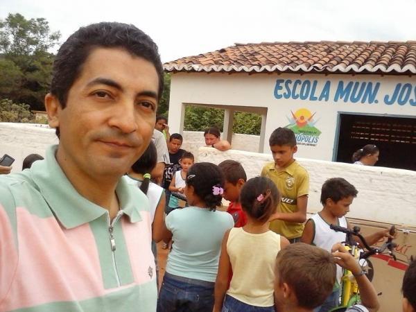  Secretaria de Educação entrega bicicletas aos alunos da rede municipal de ensino - Imagem 4