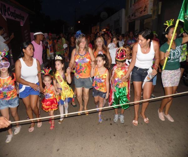 “Os Anjinhos” anima ruas de Elesbão Veloso  - Imagem 3