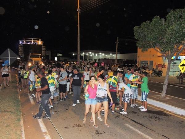 Fotos: 1ª noite do carnaval de Pedro II - Imagem 9