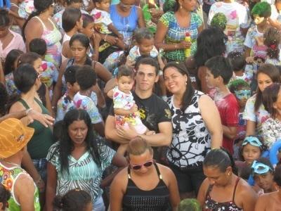 Carnaval 2014: Bloco Infantil Algodão Doce leva multidão as ruas de Valença  - Imagem 5