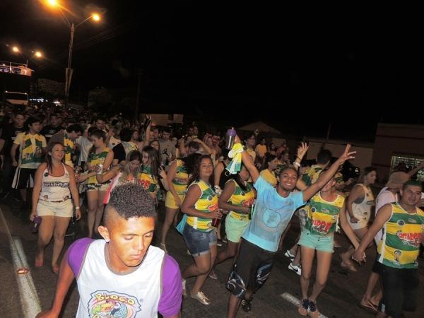 Fotos: 1ª noite do carnaval de Pedro II - Imagem 33