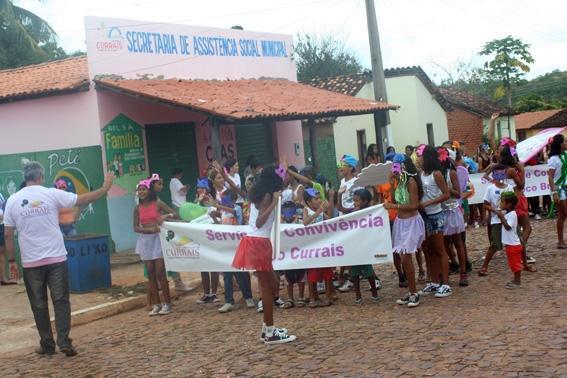 CRAS REALISA FOLIA 2014 EM CURRAIS - Imagem 15