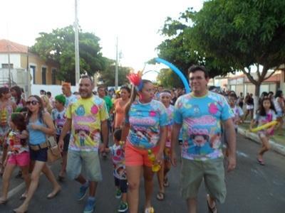 Carnaval 2014: Bloco Infantil Algodão Doce leva multidão as ruas de Valença  - Imagem 9