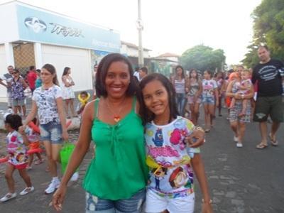 Carnaval 2014: Bloco Infantil Algodão Doce leva multidão as ruas de Valença  - Imagem 23