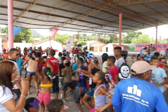 CRAS REALISA FOLIA 2014 EM CURRAIS - Imagem 27