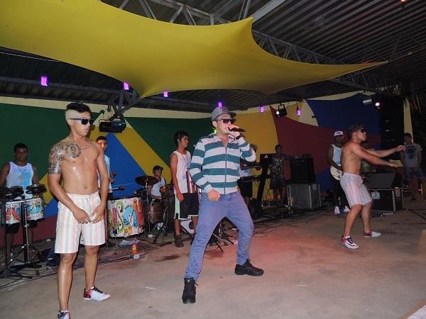 Variedade de ritmos e emoção marcaram  a 1ª noite do carnaval monsenhorgilense - Imagem 9