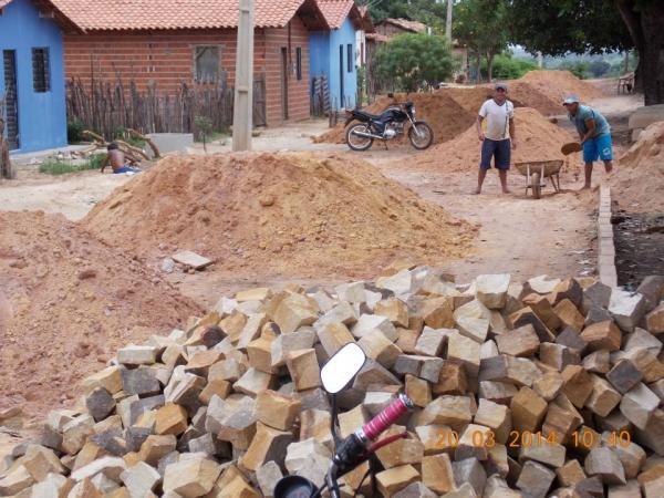 Rua Piripiri Bairro São José recebe calçamento - Imagem 1
