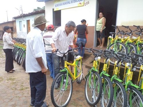 SME faz entrega das bicicletas do programa pedala Piauí no município de Arraial -PI - Imagem 13