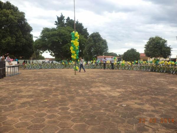 entrega de 300 bicicletas do programa pedala Piauí aos alunos - Imagem 1