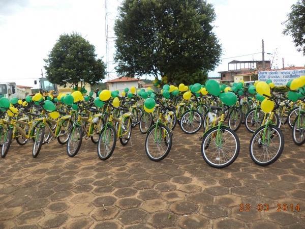 entrega de 300 bicicletas do programa pedala Piauí aos alunos - Imagem 11