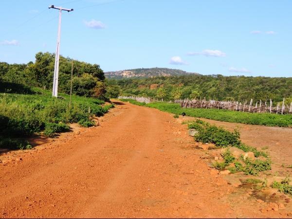 Prefeitura de Pedro II realiza melhoria em estradas - Imagem 1