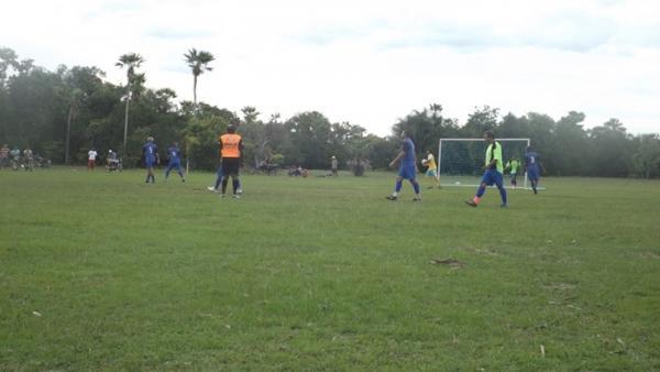 Prefeito Zé Henrique prestigia a abertura do campeonato de veteranos - Imagem 1