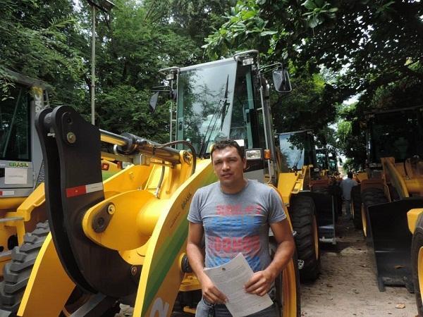 Prefeitura de Monsenhor Gil adquire máquina através do PAC 2 - Imagem 5