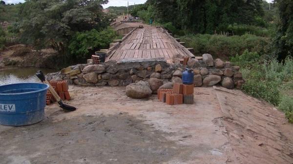 Padre interdita ponte sob o Rio Canindé - Imagem 4