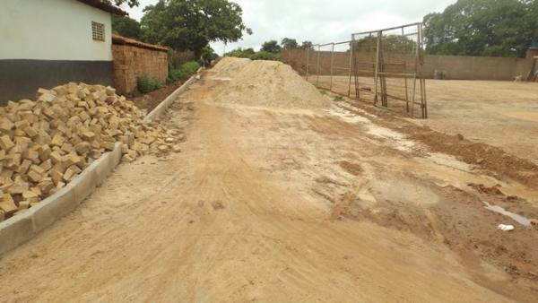 Construçao do Calçamento para melhorar o acesso ao centro da cidade - Imagem 2