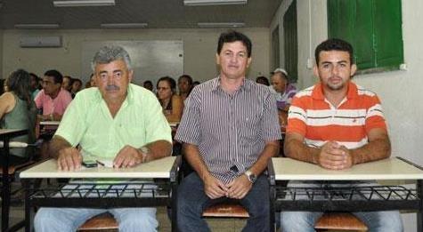 Professores fazem manifestação em Simplício Mendes - Imagem 4