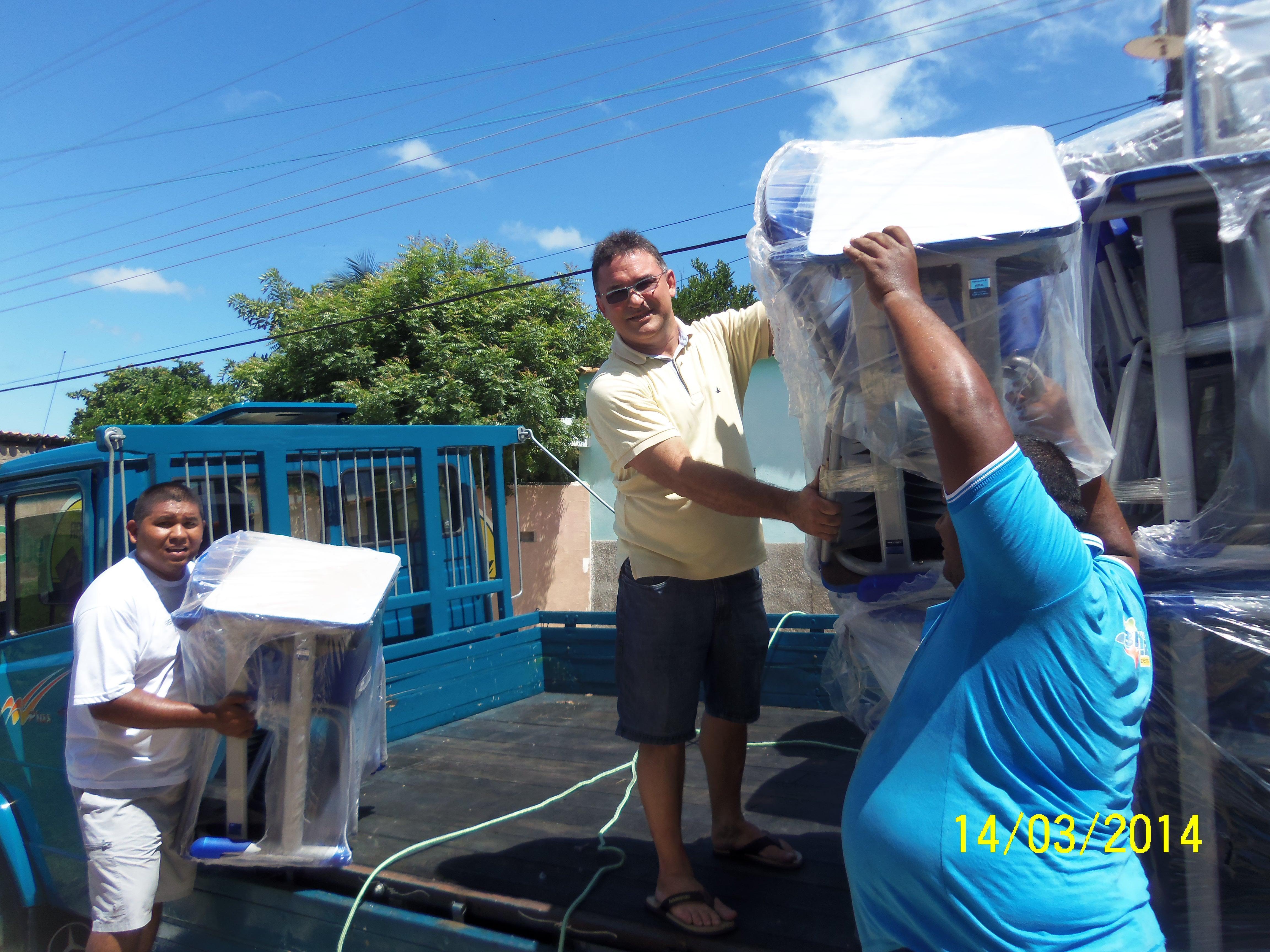 Seduc envia bebedouros, carteiras e geladeiras para escolas da cidade de Brasileira