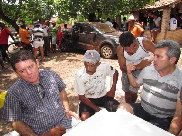 Prefeito Edílson Capote e Deputada Nize Rego visitam comunidades - Imagem 7