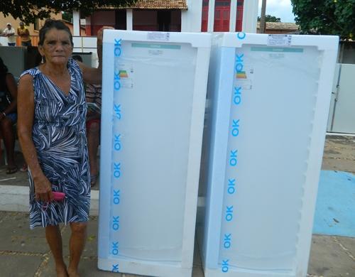 Programa Agente Eletrobras realizou troca de geladeiras e lâmpadas em Brasileira - Imagem 7