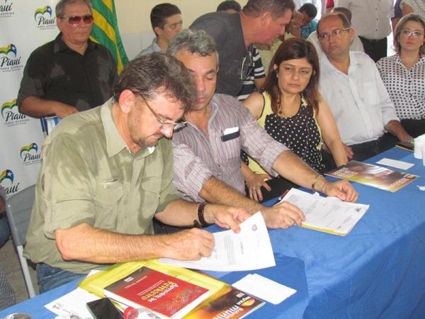 Governador Wilson Martins esteve em Barras nesta terça-feira - Imagem 21
