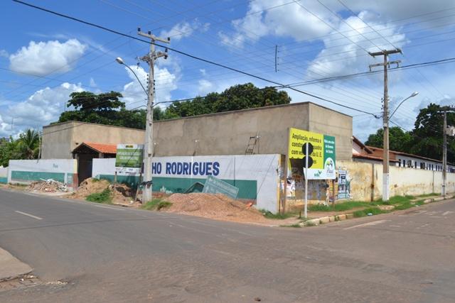 Reforma de escola atrasa e prejudica os alunos 