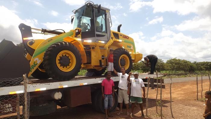 Nossa Senhora de Nazaré é comtemplada com uma enchedeira 