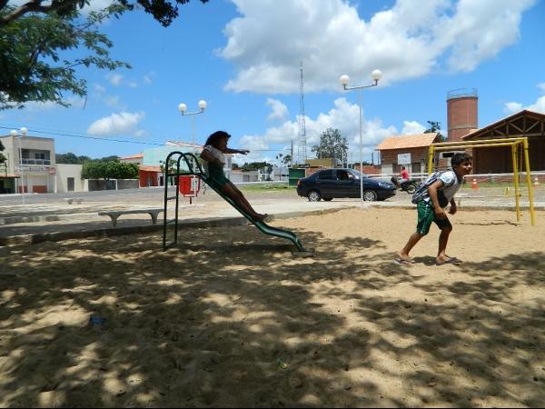Praça Lúcio Gomes ganha parque infantil - Imagem 1