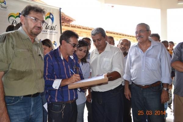 Governador visita obras em andamento no município de Boa Hora - Imagem 41